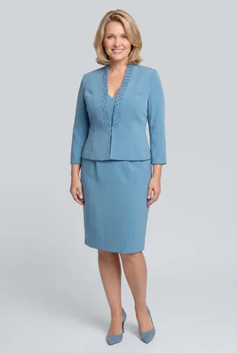 Completo blu con scollo a perla