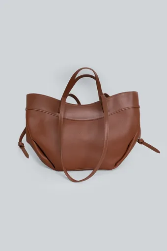 borsa marrone con pochette inclusa