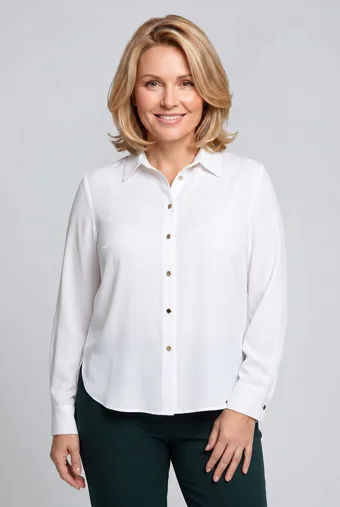 camicia bianca con bottoni dorati