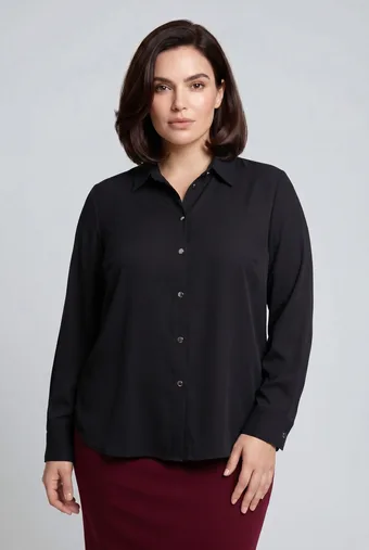 camicia nera con bottoni argentati