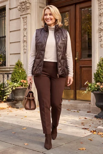gilet marrone scuro con dettagli dorati