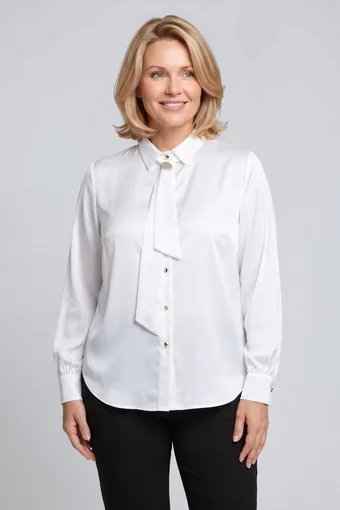 camicia in raso color ecru con cravatta