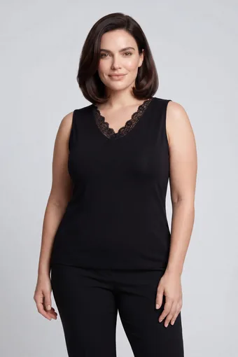 Top nero con scollo in pizzo